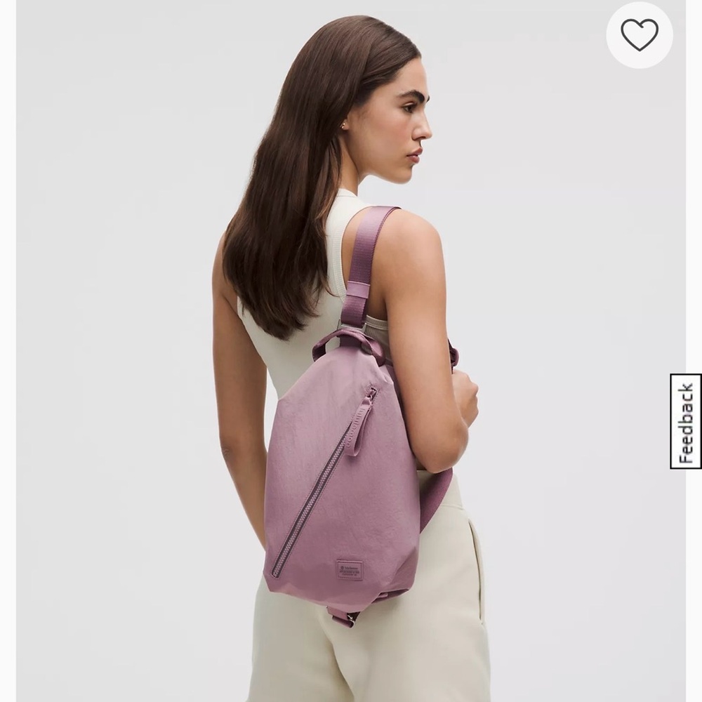 NWT Lululemon Athletica fast track bag 2.0 9litres